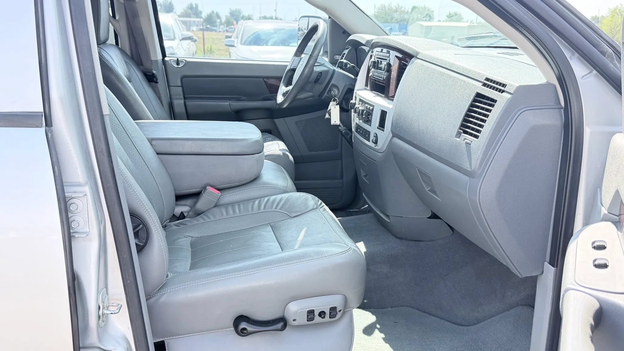 Used 2008 Dodge Ram 2500 Truck Laramie w/ Protection Group AWD/4WD image 14