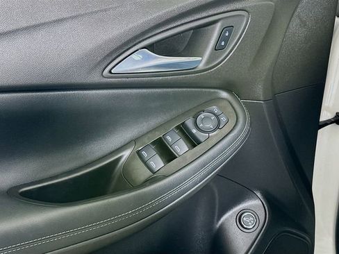 Certified 2022 Buick Encore GX Select w/ Sport Touring Package image 18