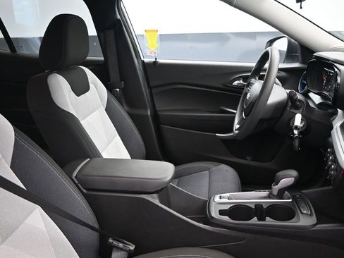Used 2025 Chevrolet Trax LS image 14