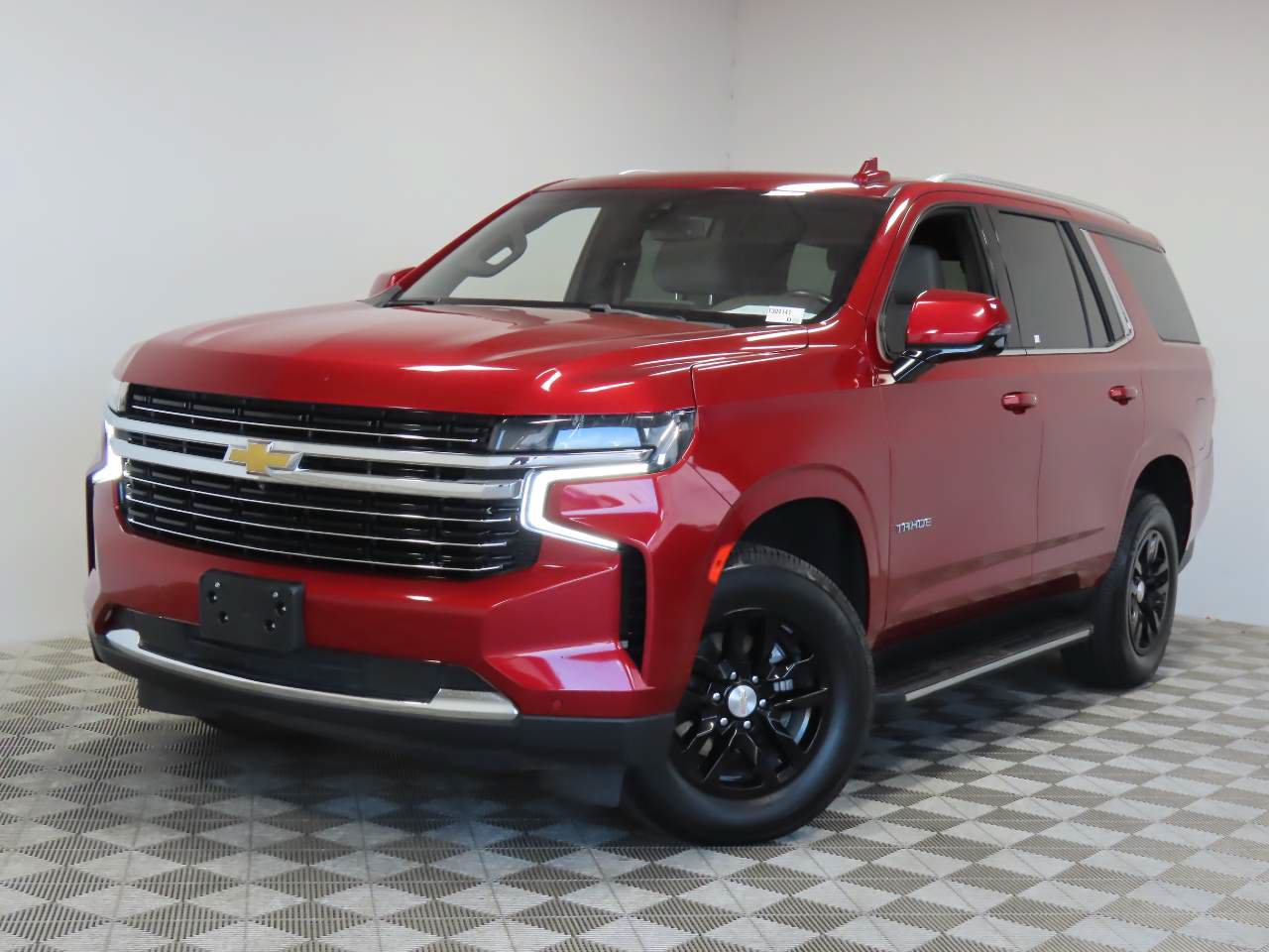 Used 2022 Chevrolet Tahoe LT w/ Luxury Package AWD/4WD image 1