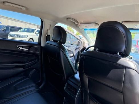 Used 2019 Ford Edge Titanium FWD image 40