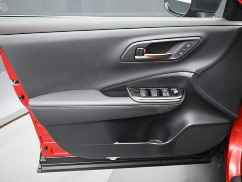 Certified 2024 Toyota Crown Platinum image 6