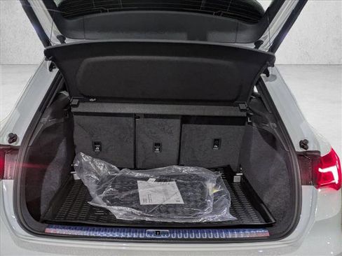 Certified 2025 Audi Q3 2.0T Premium w/ Convenience Package image 6