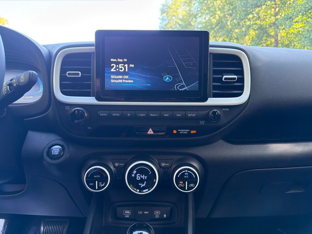 Certified 2023 Hyundai Venue Limited w/ Cargo Package FWD image 23