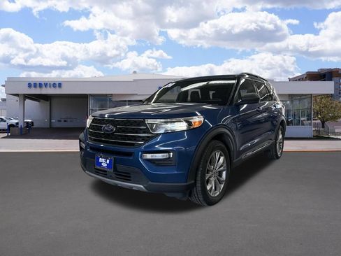 Used 2020 Ford Explorer XLT w/ Equipment Group 202A AWD/4WD image 7