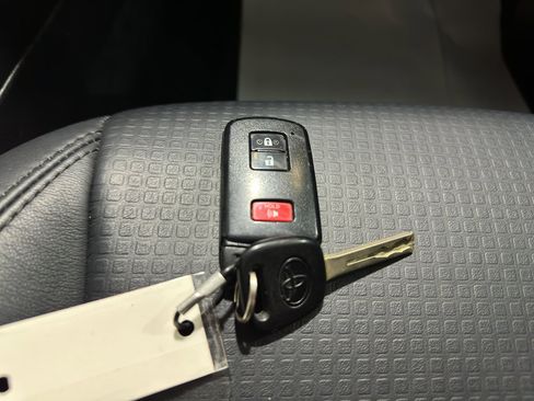 Used 2023 Toyota Tacoma Limited image 36