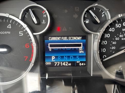 Used 2016 Toyota Tundra SR5 w/ SR5 Upgrade Package image 21