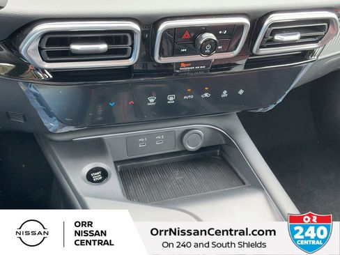 New 2026 Nissan Sentra SR w/ Floor Mat Package FWD image 23