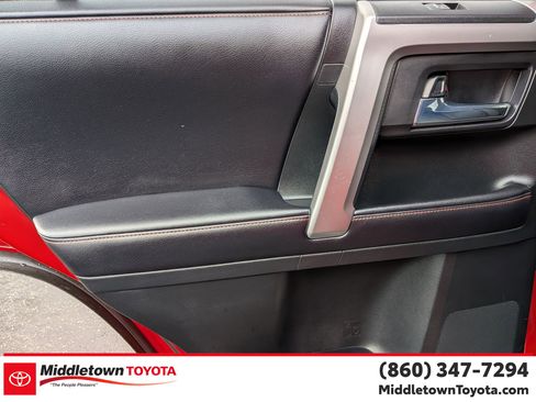 Used 2017 Toyota 4Runner SR5 Premium image 30