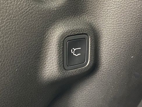 New 2026 Jeep Compass Latitude w/ Sun and Sound Group AWD/4WD image 15