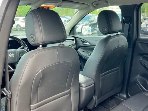 Certified 2024 Buick Encore GX Preferred FWD image 31