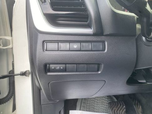 Used 2022 Nissan Rogue SV image 14