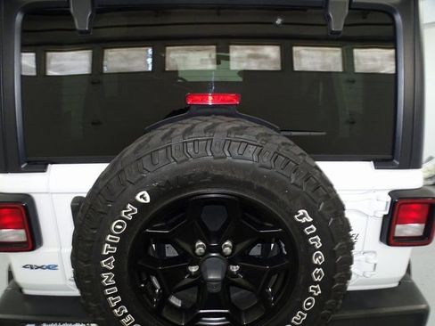 Certified 2023 Jeep Wrangler Unlimited w/ Cold Weather Group image 20