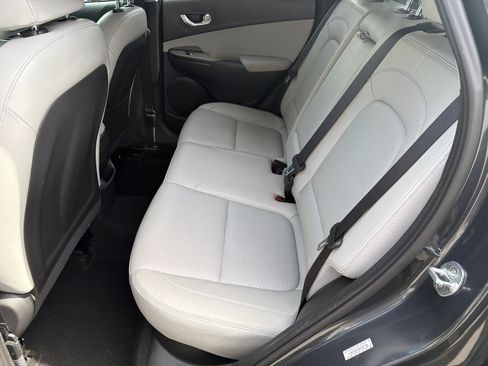 Certified 2022 Hyundai Kona Limited FWD image 21
