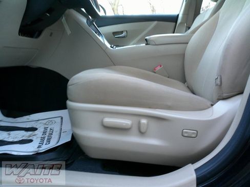 Used 2015 Toyota Venza LE image 18