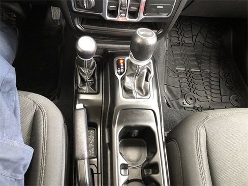 Used 2021 Jeep Wrangler Unlimited Sahara w/ LED Lighting Group image 18