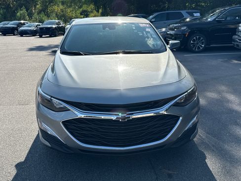 Used 2025 Chevrolet Malibu RS FWD image 2