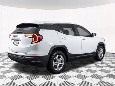 Used 2024 GMC Terrain SLE AWD/4WD image 16