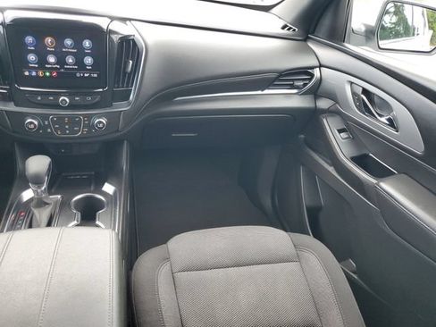 Certified 2024 Chevrolet Traverse LT FWD image 18