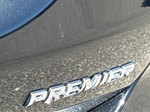 Used 2023 Chevrolet Equinox Premier FWD image 26
