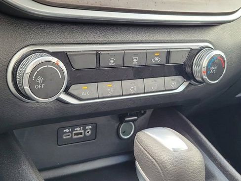 Certified 2025 Nissan Altima 2.5 SV FWD image 30