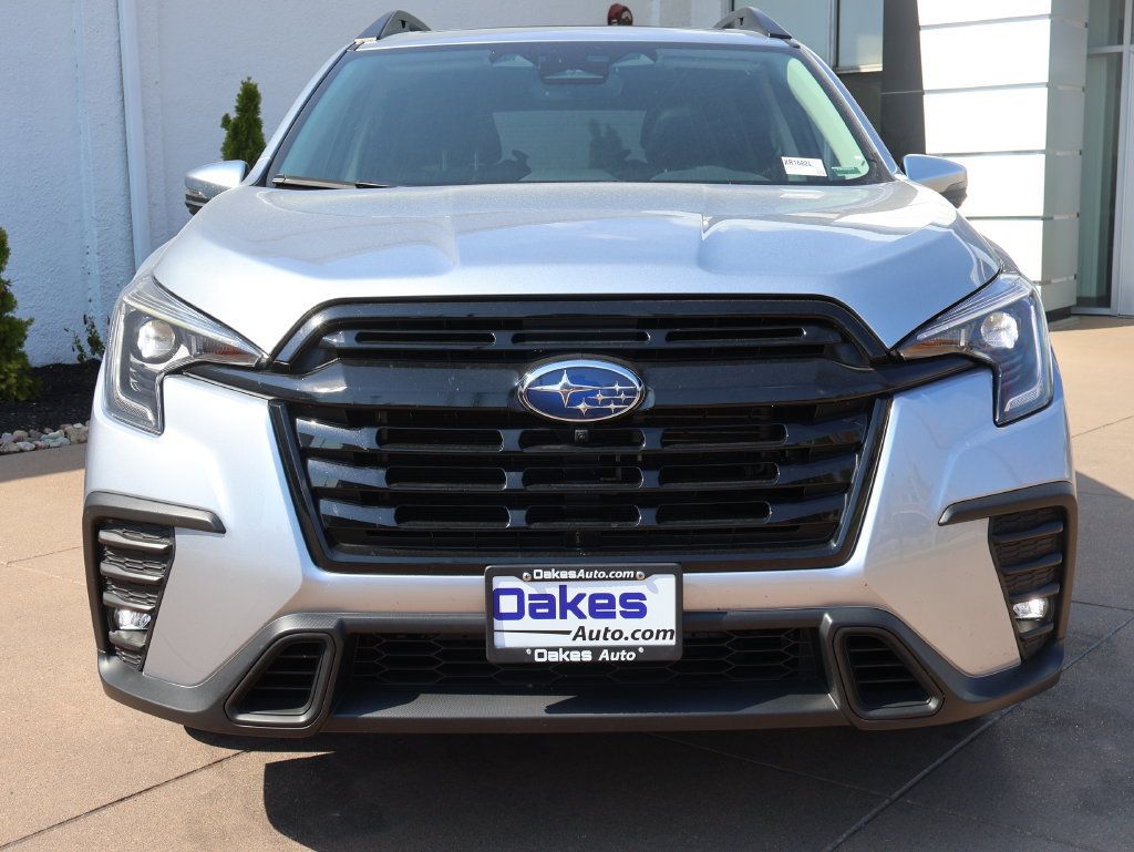 Used 2023 Subaru Ascent Limited w/ Technology Package AWD/4WD image 6