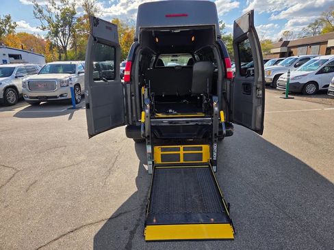 Used 2011 Chevrolet Express 3500 LS image 12