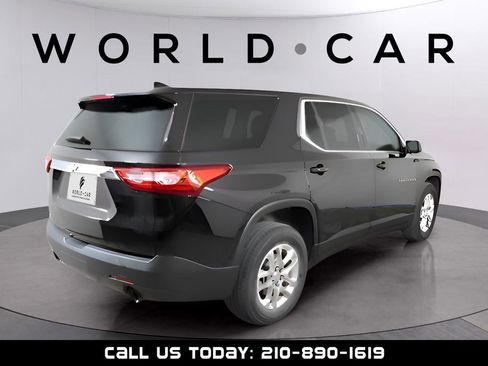 Used 2021 Chevrolet Traverse LS image 4