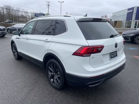 Certified 2024 Volkswagen Tiguan SE w/ Panoramic Sunroof Package image 2