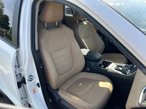 Used 2019 Toyota RAV4 XLE Premium image 15