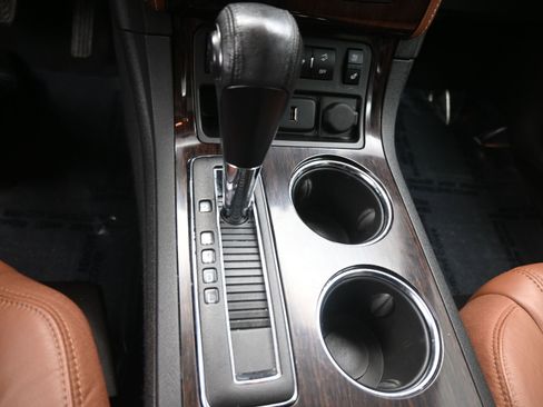 Used 2017 Chevrolet Traverse Premier image 15