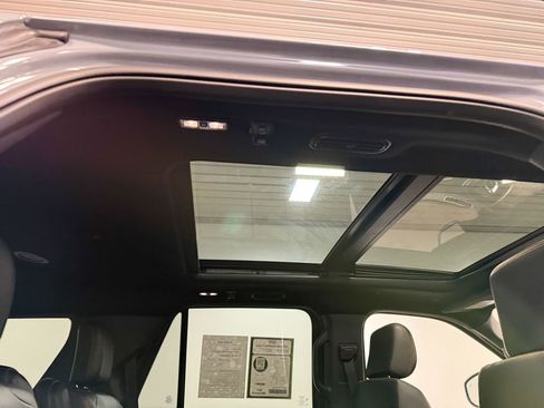 Used 2025 Ford Expedition Tremor image 16