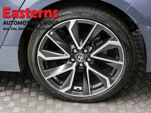 Used 2021 Toyota Corolla SE w/ SE Premium Package FWD image 8