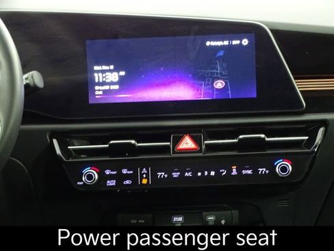 Certified 2023 Kia Niro Wave image 33
