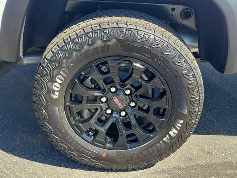 New 2026 GMC Canyon Elevation RWD image 5