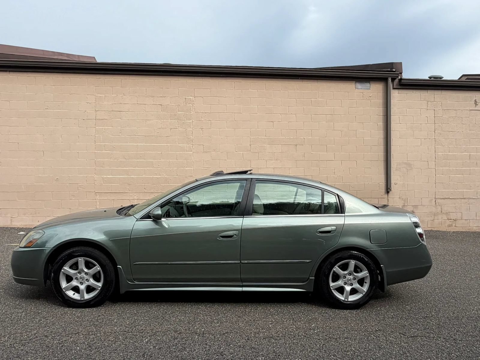 Used 2005 Nissan Altima 2.5 SL w/ (G02) SL Pkg FWD image 4