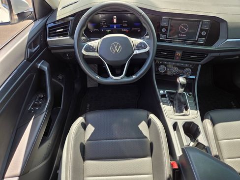 Used 2024 Volkswagen Jetta SE w/ Panoramic Sunroof Package FWD image 13