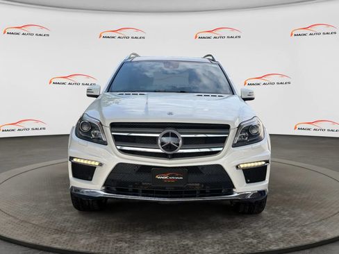 Used 2016 Mercedes-Benz GL 550 4MATIC image 3