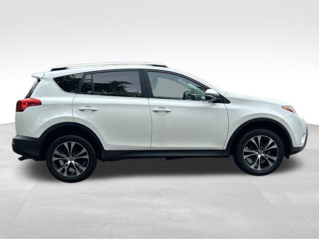 Used 2015 Toyota RAV4 Limited w/ Technology Package AWD/4WD image 6