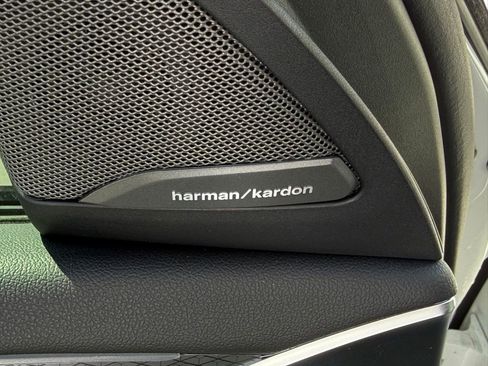 Used 2024 BMW X4 xDrive30i w/ M Sport Package image 11