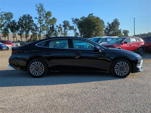New 2025 Hyundai Sonata Limited image 4