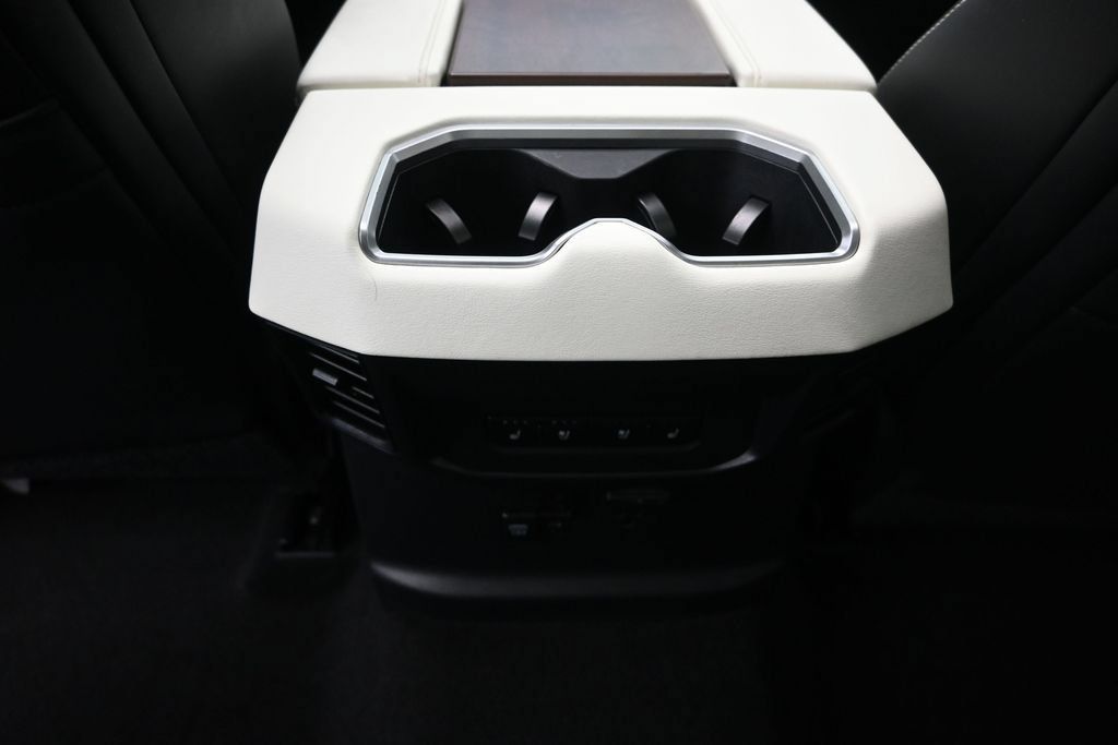 Used 2022 Toyota Tundra Capstone AWD/4WD image 19