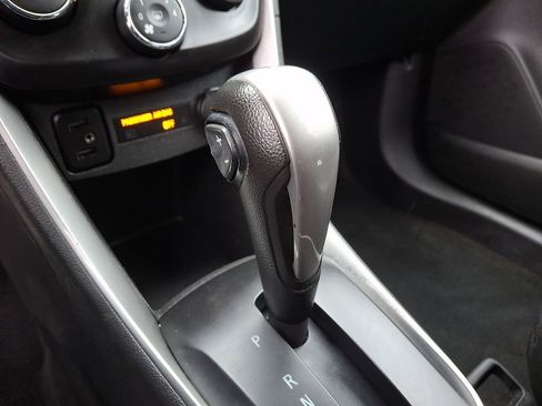 Used 2021 Chevrolet Trax LT w/ LT Convenience Package image 17