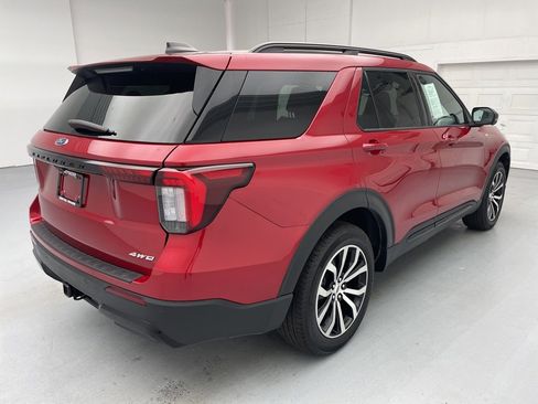 Used 2025 Ford Explorer ST-Line image 11
