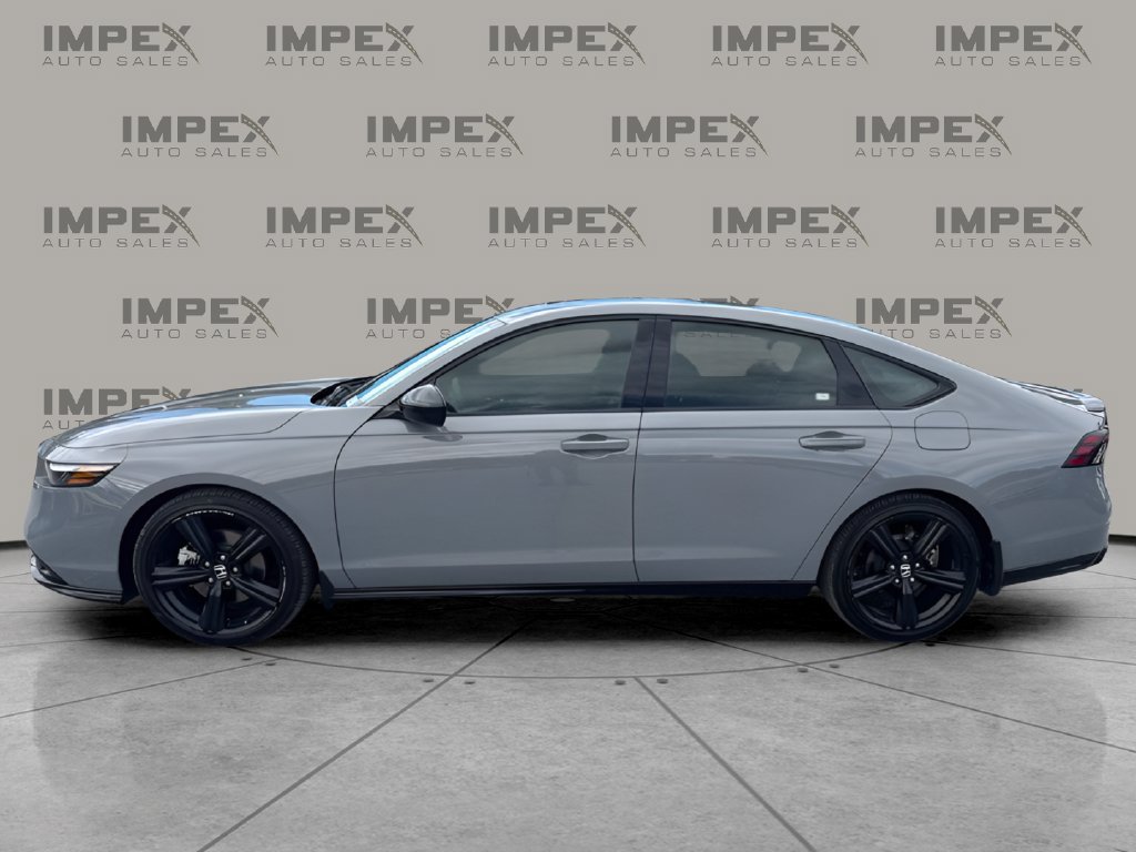 Used 2025 Honda Accord Sport image 2