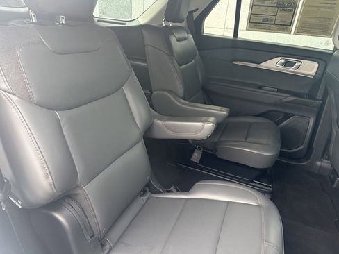Used 2026 Ford Explorer Active w/ Active Comfort Package RWD image 30