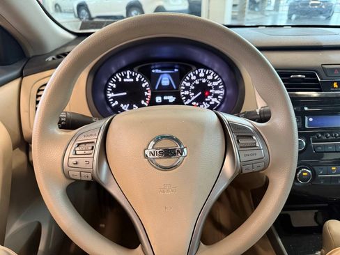 Used 2013 Nissan Altima 2.5 S FWD image 9