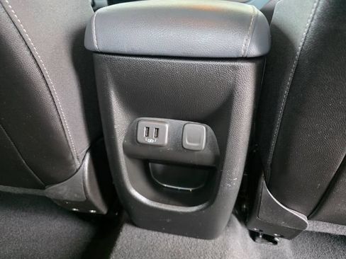 Used 2022 Chevrolet Colorado Z71 AWD/4WD image 15