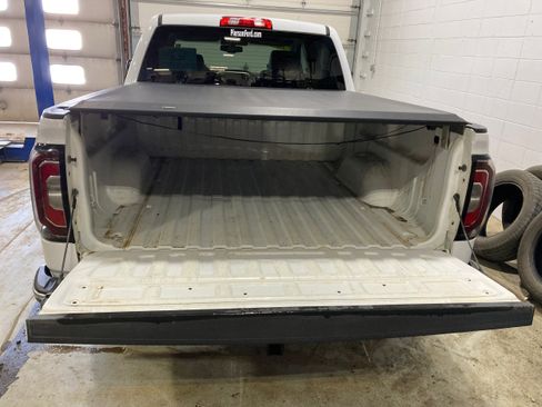 Used 2018 GMC Sierra 1500 SLT w/ SLT Premium Package image 15