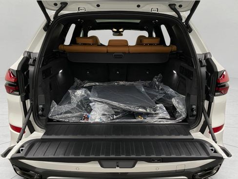 New 2026 BMW X5 xDrive40i w/ M Sport Package image 7